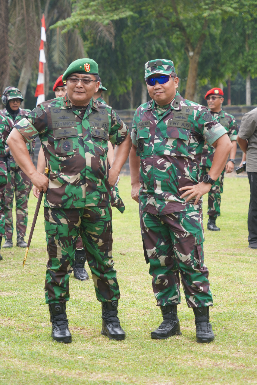 Danrem 064/MY Dampingi Kasad Tinjau Kontingen yang Akan Bertanding dalam AARM ke-30