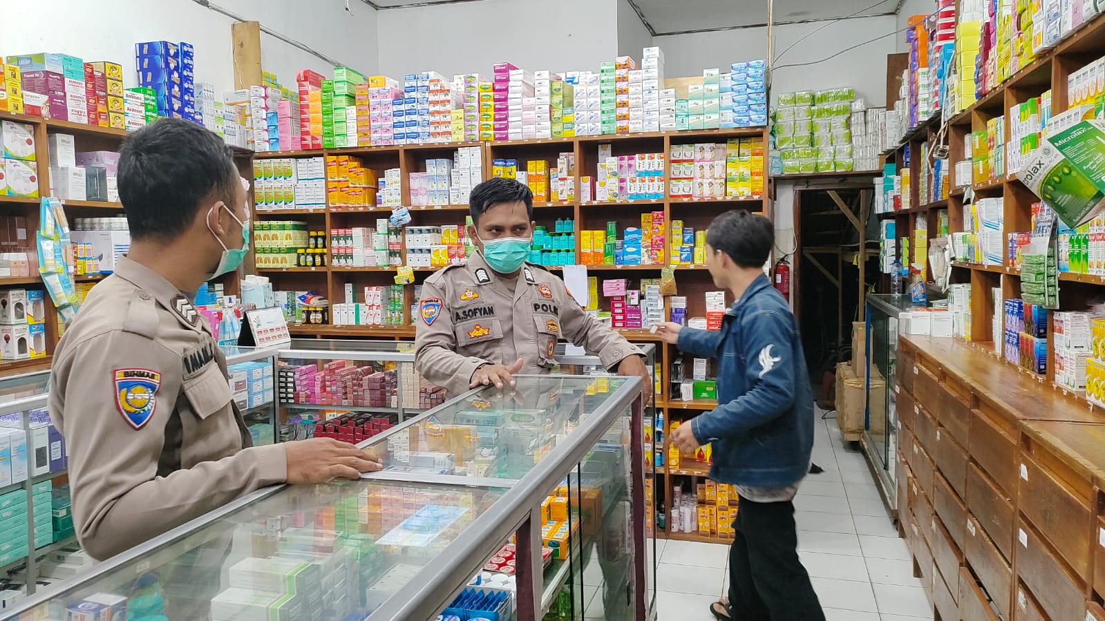 Jajaran Polsek Bayah Polres Lebak Himbau Apotek Tidak Jual Obat Sirup diwilayah Kecamatam Bayah