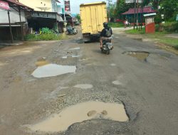 Proyek Kementerian PUPR Reserpasi Sanggau – Tebillian Kalbar  Baru Selesai Sudah Rusak Lagi