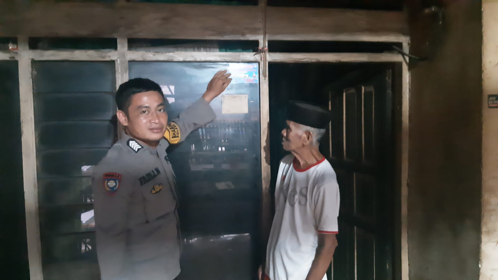 Kreatif, Bhabinkamtibmas Polsek Pallangga Sebar Nomor Handphone Ke Warga, Ini Tujuannya