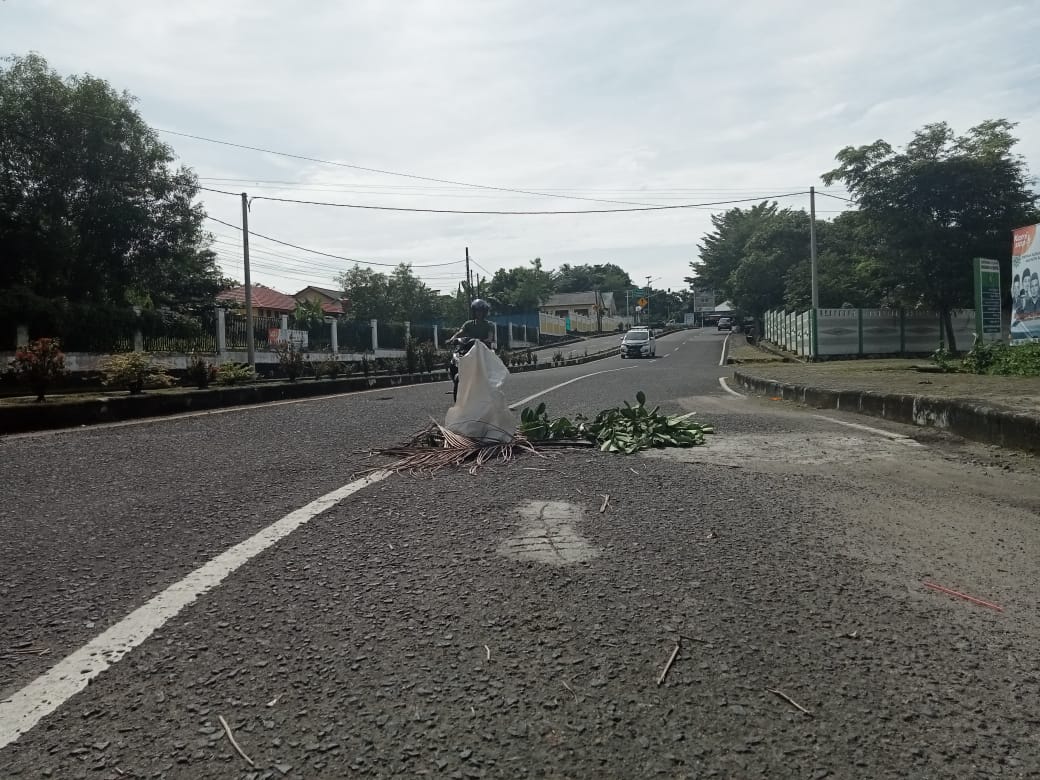 Lubang di badan jalan utama, Polantas “Presisi”gerak cepat