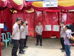 Pastikan Pilkades Aman, Kapolres Lebak dampingi Wakapolda Banten Cek dan Tinjau TPS di Desa Cikatapis