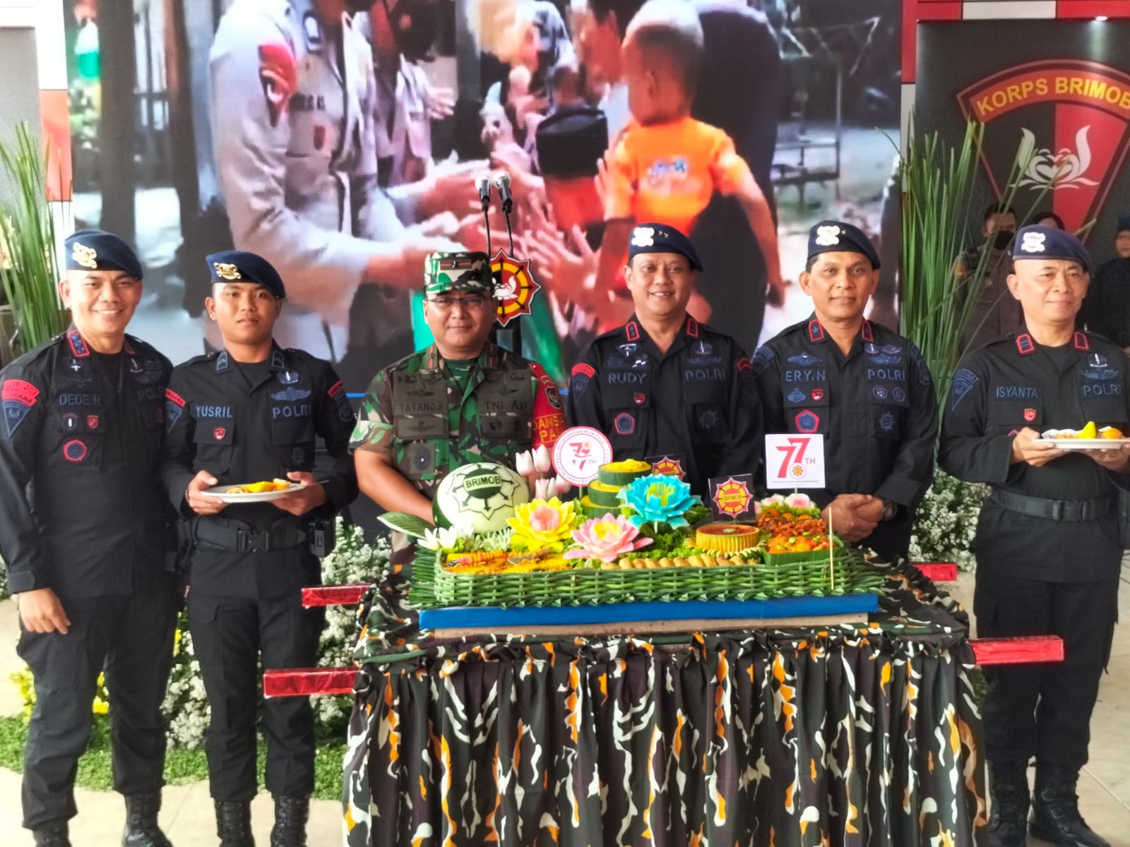 Hadiri HUT Brimob Ke 77, Danrem 064/MY Beri Kejutan