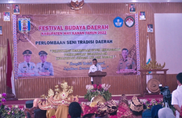 Wabup Way Kanan Ali Rahman Buka Festival Budaya Daerah DI Gedung Serba Guna