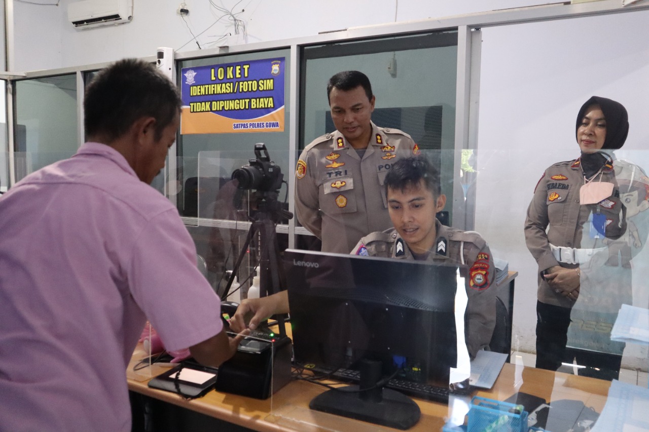 Pastikan Pelayanan Publik Berjalan Baik, Kapolres Gowa Melakukan Pemantauan Langsung.