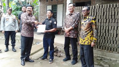 Kapolres Gowa Dampingi Menteri Agraria Tata Ruang (ATR) Bagikan Serifikat Gratis Ke Warga Desa Maccini Baji