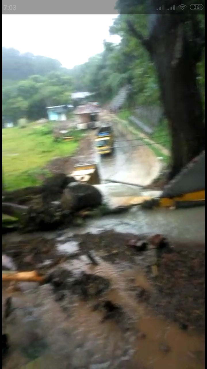 Longsor Akibatkan Terputusnya Akses Jalan Kec.Gunungsari Menuju Kota Serang