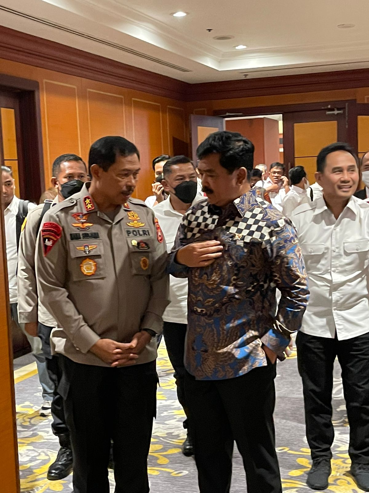 Kapolda Sulsel meraih Pin emas Dari Menteri ATR/ BPN RI Terkait Penanganan Kejahatan Pertanahan