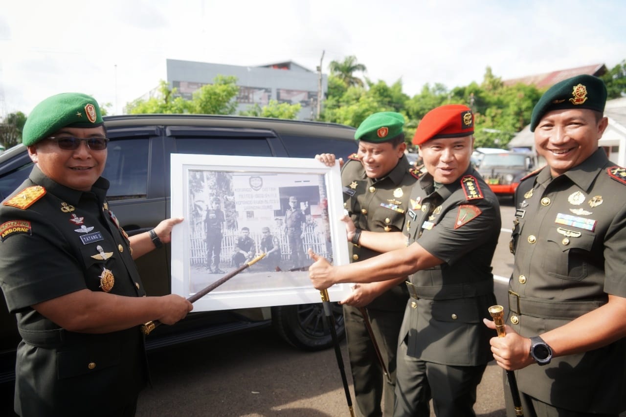  Brigjen TNI Tatang Subarna Terima Kejutan dari Dandim 0602/Serang