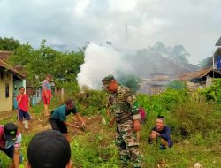 Bangkitkan Budaya Gotong Royong, Babinsa Koramil 0102/Cadasari Jumsih Bersama Warga