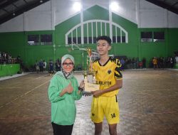 Bupati Lebak Serahkan Piala Turnamen Futsal SMA/SMK Se-Kabupaten Lebak