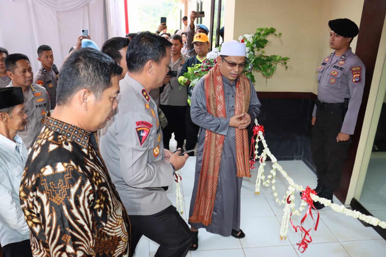 *Kapolda Banten Resmikan Mako Polsubsektor Tunjung Teja dan Binuang Serta Barak Dalmas Polres Serang*