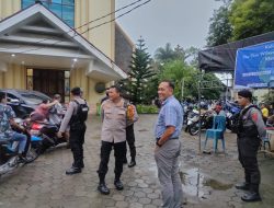 Pastikan Malam Natal Aman, Kapolres Gowa Pantau Gereja dan Pos Pengamanan Ops “Lilin 2022”