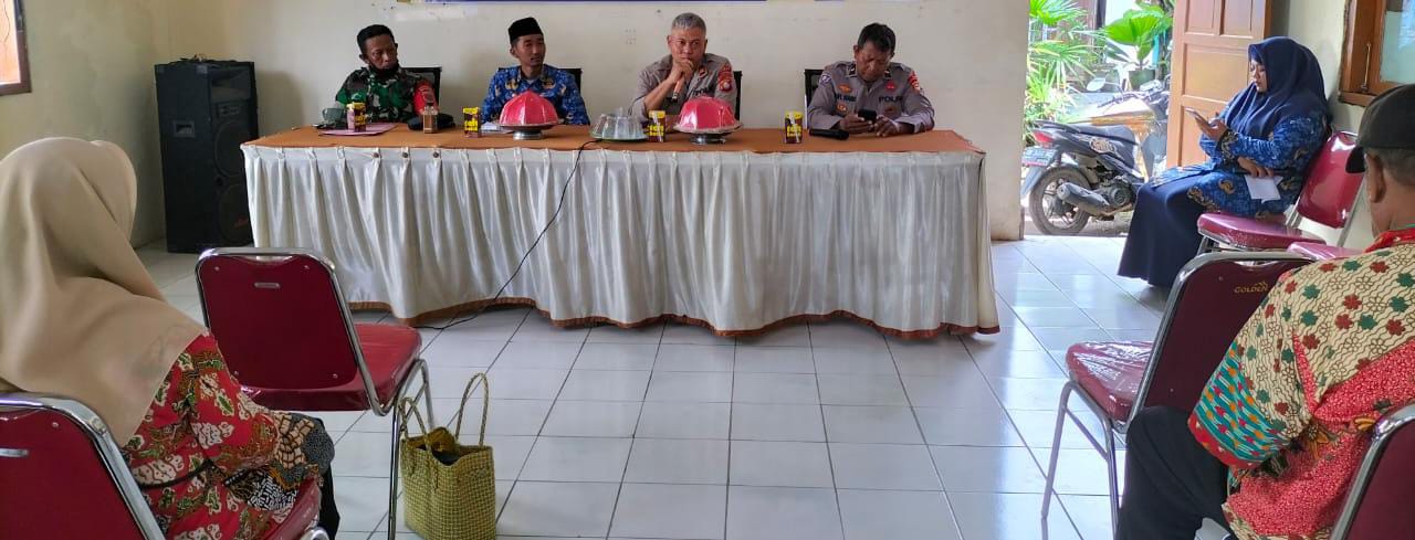 PERIHAL PELAKSANAAN JUMAT CURHAT BERSAMA KAPOLSEK BONTOMARANNU DI AULA KANTOR LURAH BONTOMANAI KEL.BONTOMANAI KEC.BONTOMARANNU KAB. GOWA*