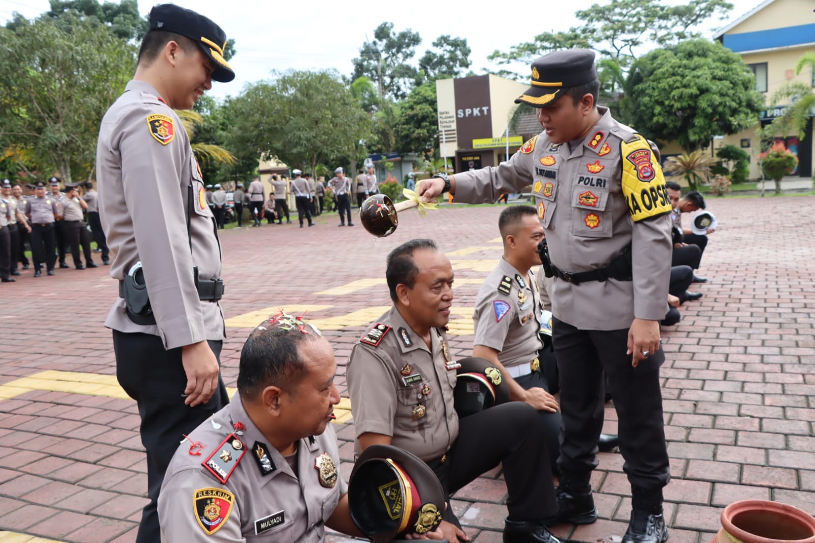 Kapolres Lebak Pimpin Upacara Korp Raport Kenaikan Pangkat 75 Personil Polres Lebak