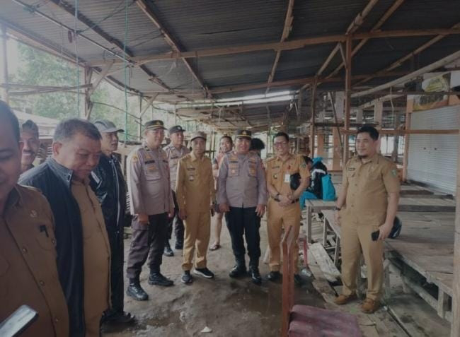 Kapolsek Beserta Camat Galesong Utara Bersinergi Tinjau Lokasi Pasar Yang Terkena Bencana