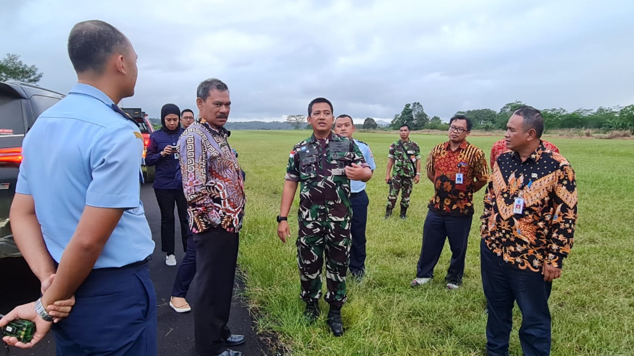 Peninjauan Deputi Bidang Pengelolaan Batas Wilayah Negara   ke PLBN Jagoi Babang Kab. Bengkayang.