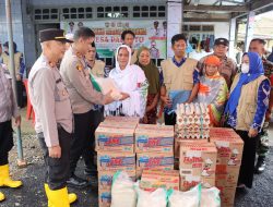 Kapolres Gowa Bakti Sosial Bantu Warga Terdampak Angin Puting Beliung