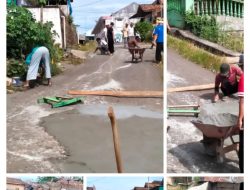 Masyarakat Kampung Jaya Tinggi Bergotong Royong Perbaiki Jalan Kabupten Yang Berlubang