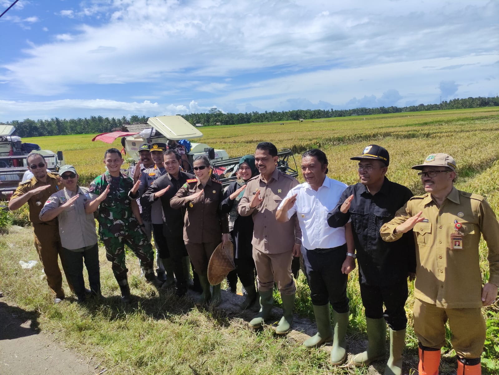 Bersama Forkopimda, Dandim 0601/Pandeglang Hadiri Kegiatan Panen Raya