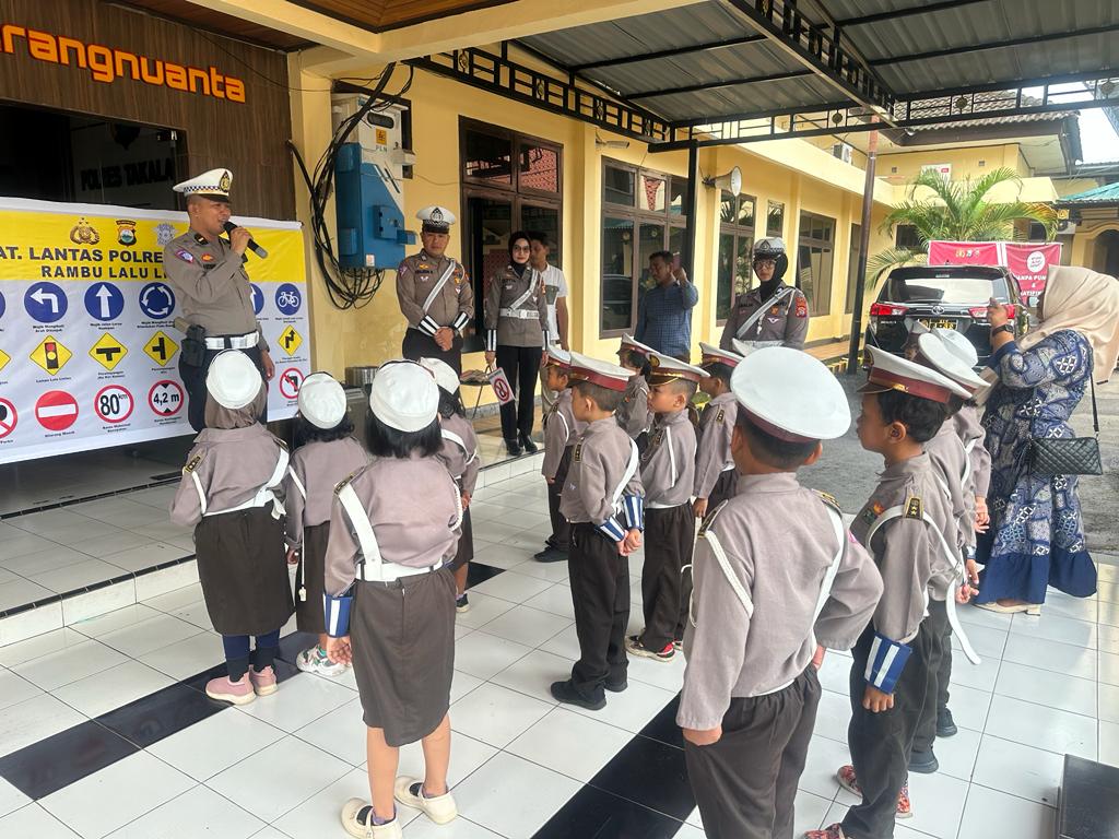 Tanamkan Nilai Kepolisian dan Tata Tertib Berlalulintas, Sat Lantas Beri Sosialisasi Kepada Anak Usia Dini