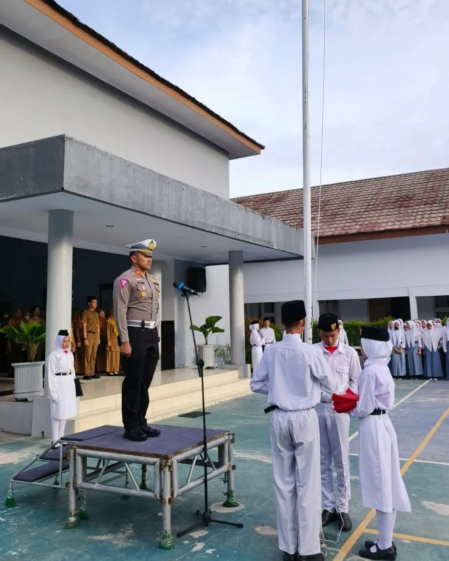 Wujudkan Kamseltibcar Lantas, Sat Lantas Polres Lebak Sosialisasikan Tertib Berlalulintas ke Sekolah – Sekolah