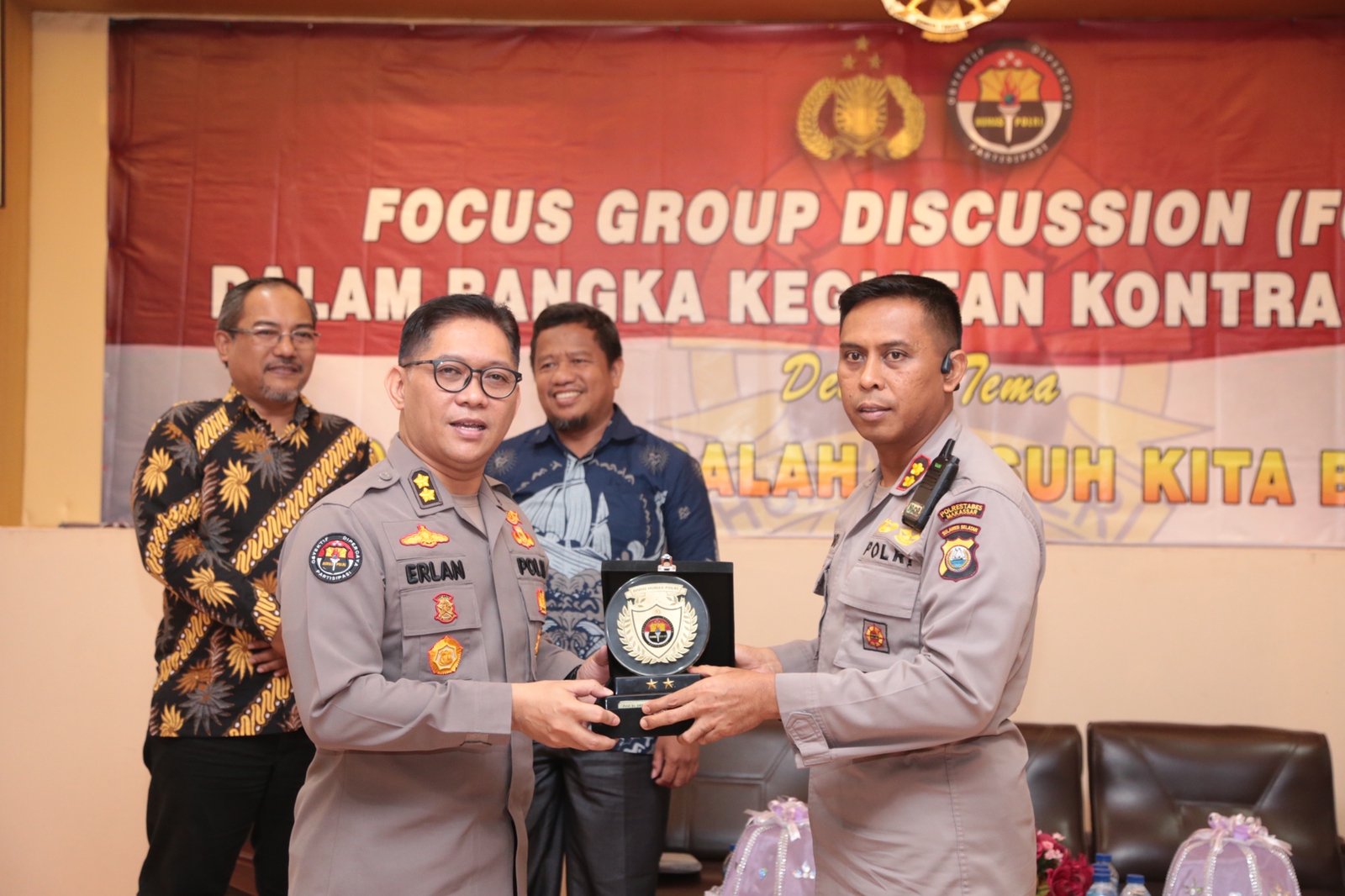 *Humas Mabes Polri Gelar FGD Kontra Radikalisme Di Makassar*