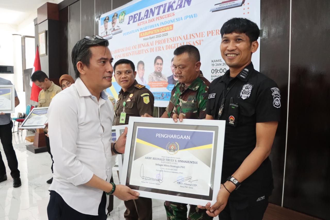 Kapolres Gowa Hadiri Pelantikan Ketua dan Pengurus PWI Kabupaten Gowa Periode 2022-2025