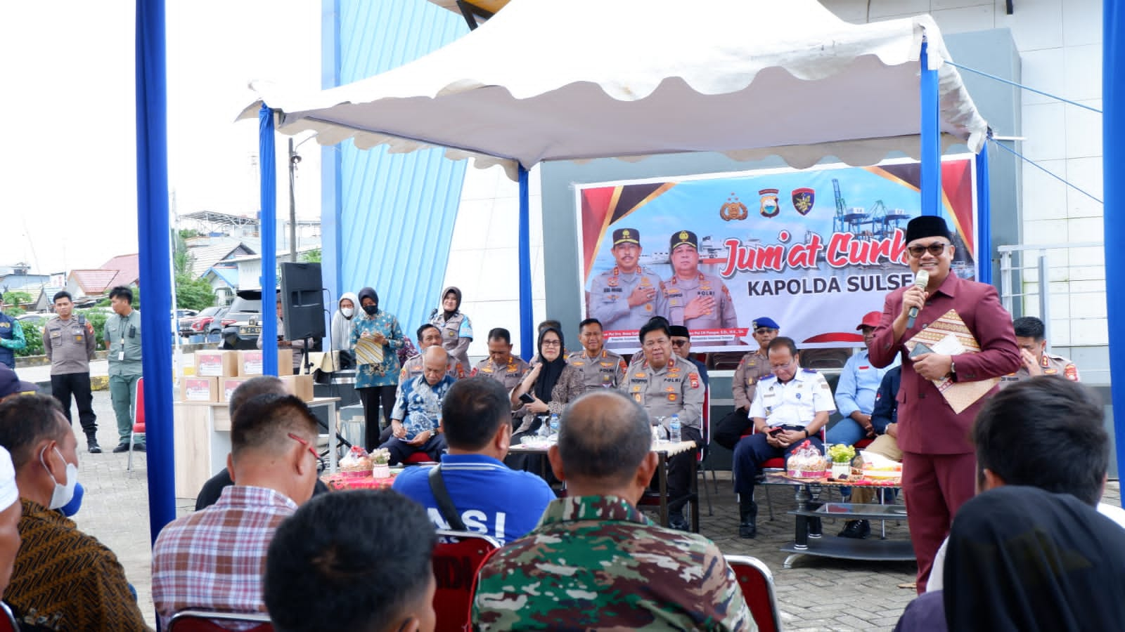 Wakapolda Sulsel Gelar Jumat Curhat Di Pelabuhan Paotere, Warga Keluhkan Nelayan Cantrang*