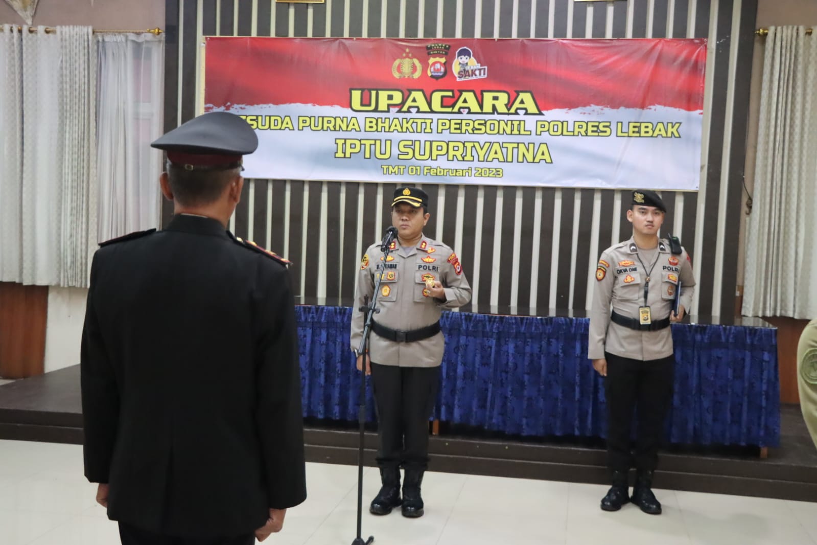 Kapolres Lebak pimpin Upacara Wisuda Purna Bakti Personil Polres Lebak Iptu Supriatna