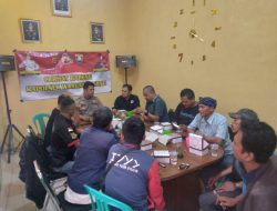 Kegiatan Jum’at Curhat Kapolsek Warunggunung Polres Lebak beserta Personil Polsek Warunggunung menampung Keluhan Rekan-rekan Media.