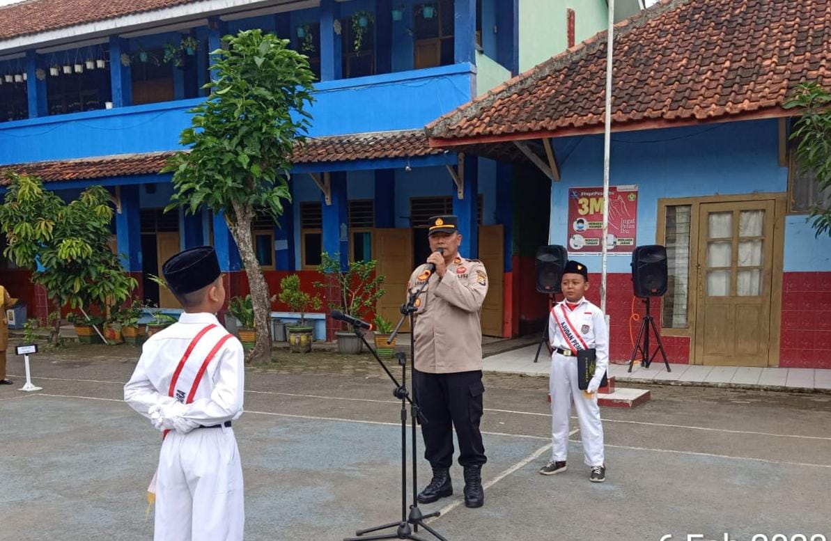 Kasat Binmas Polres Lebak Berikan Himbauan di SDN Rangkasbitung 1 Barat, SDN 1 dan 2 MC Barat