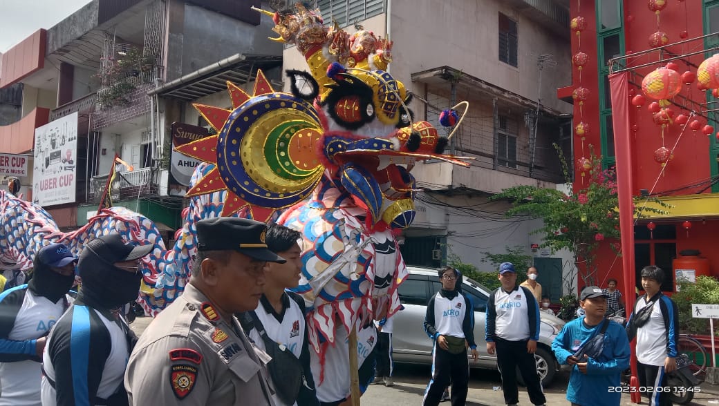 Polresta Pontianak Berikan Pengamanan Ritual Naga Tutup Mata Cap Go Meh 2574