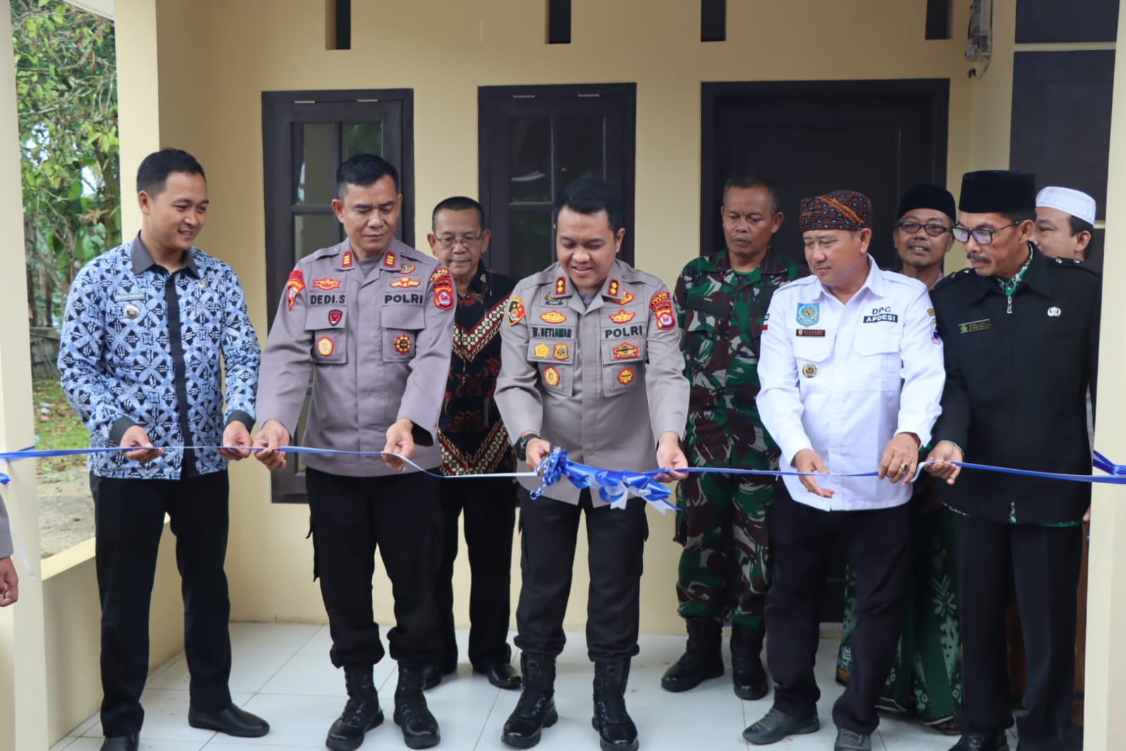 Tingkatkan Pelayanan,Kapolres Lebak Resmikan Gedung Asrama Polsek Curugbitung Polres Lebak