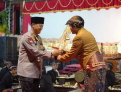 Lestarikan Budaya Nusantara, Polda Banten Suguhkan Pagelaran Wayang Kulit*