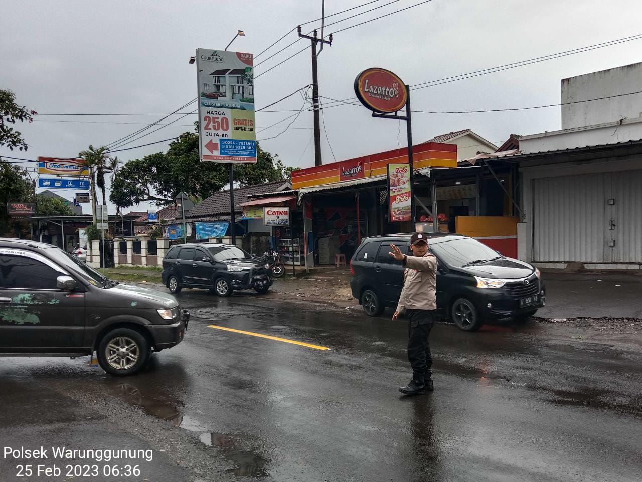 Personil Polsek Warunggunung Polres Lebak Melaksanakan Giat Strong Point dihari Libur