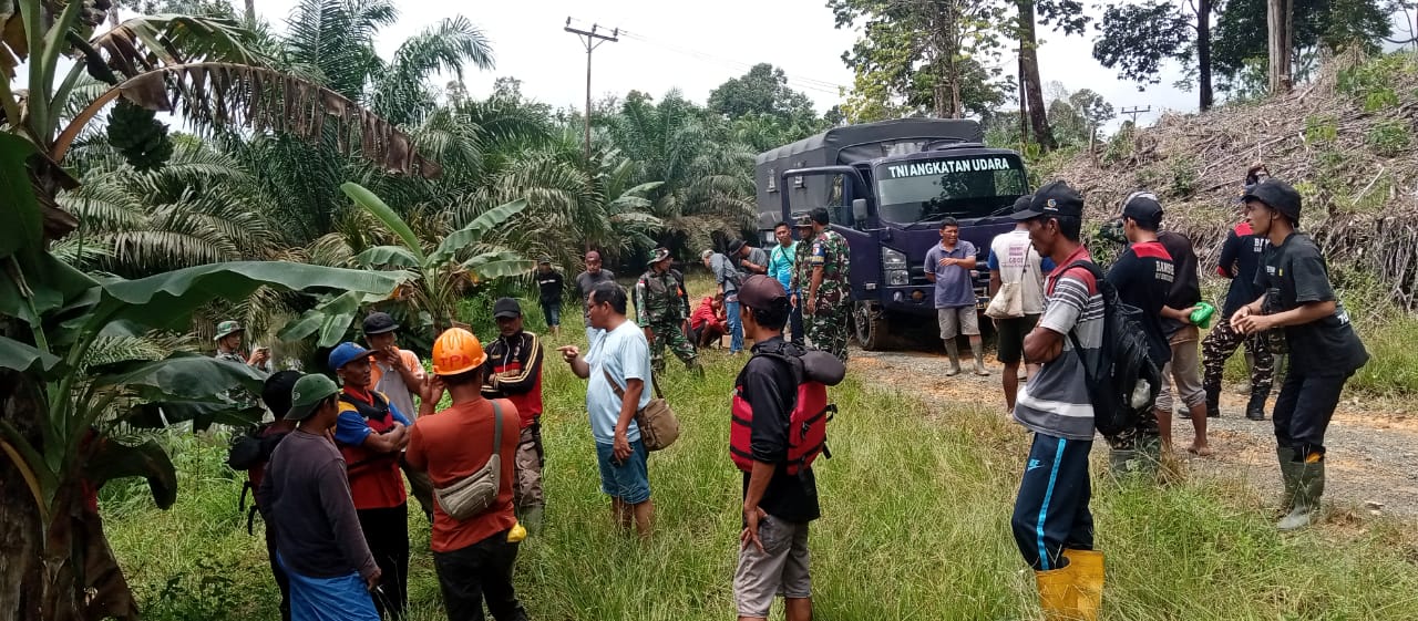 Evakuasi dan SAR Personel Lanud Had bantu warga sekitar