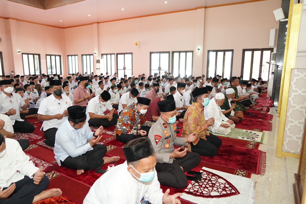 Danrem 064/MY Dampingi Wapres KH Ma’ruf Amin Shalat Jum’at