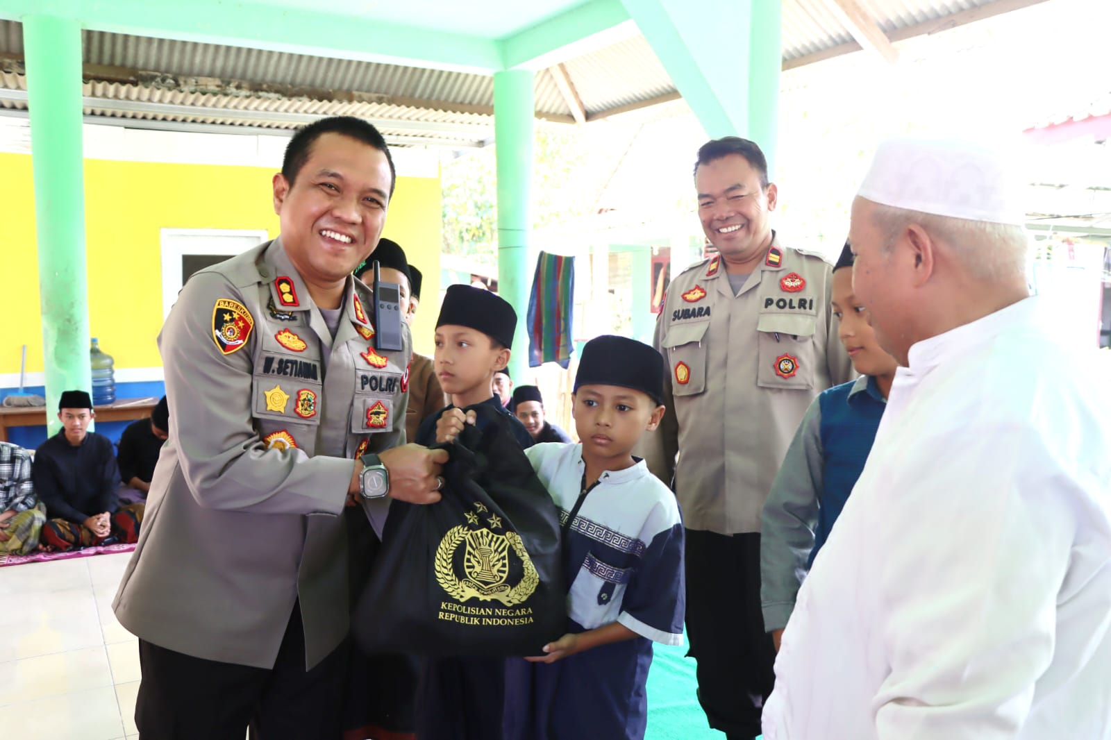 Jalin Silaturahmi, Kapolres Lebak Kunjungi Mama K.H. Hasan Basri Pimpinan Ponpes Nurul Hasanah