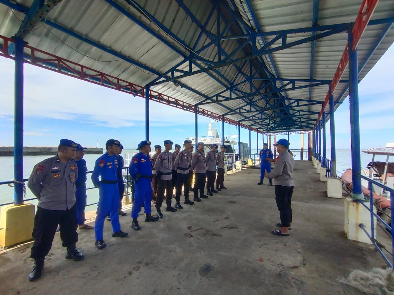 Sat Polairud Polres Bangka Barat Bersama Dit Polairud Polda Kep. Babel Berhasil Mengamankan 20 Ponton Ilegal