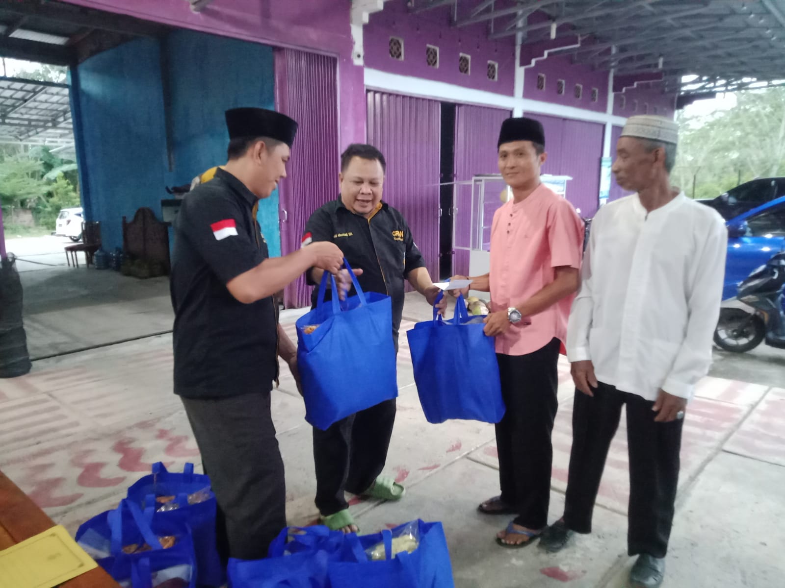 DPC GRANAT Kab Way Kanan berikan bantuan sembako diacara buka bersama