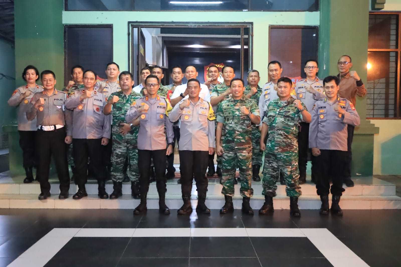 Dalam Rangka Mempererat Sinergitas TNI – Polri, Kapolres Metro Bekasi Kota Kunjungan Ke Kodim 0507/ Bekasi