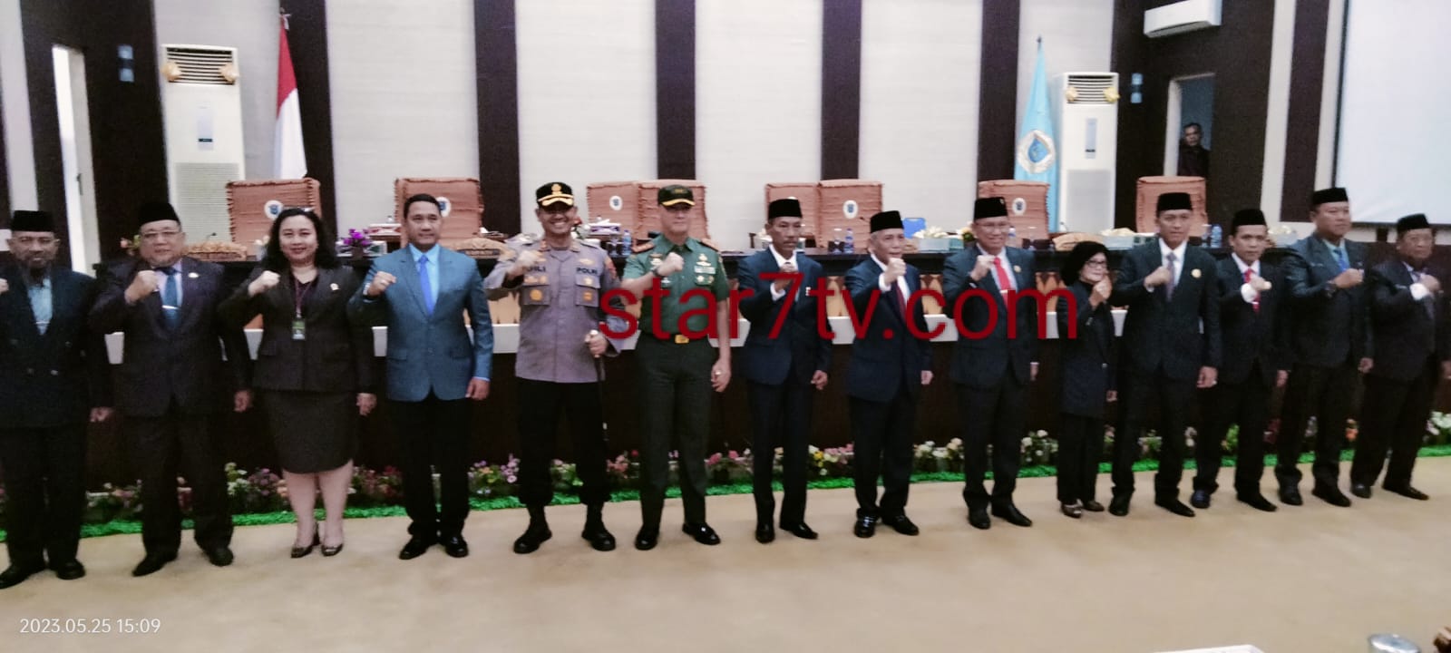 DPRD Resmi Umumkan Pengunduran Diri Bupati OKI di Sidang Paripurna