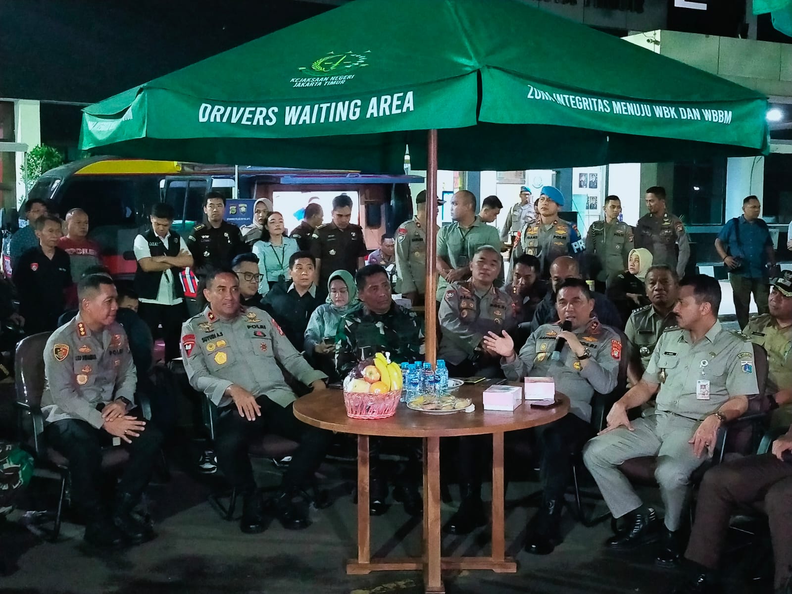 Atasi Tawuran Kapolda Metro Adakan Rembug Bersama Warga Gang Mayong