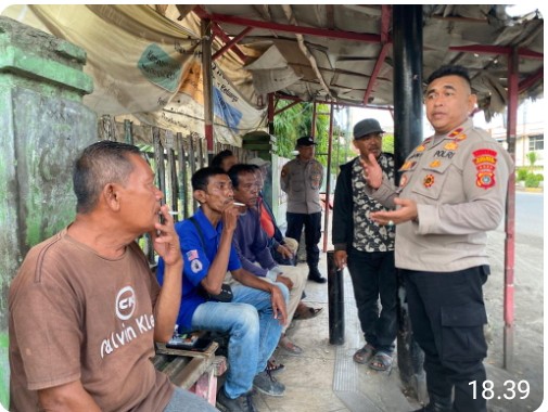 Kapolsek Muara Dua Ngopi Bareng dengan Abang Becak