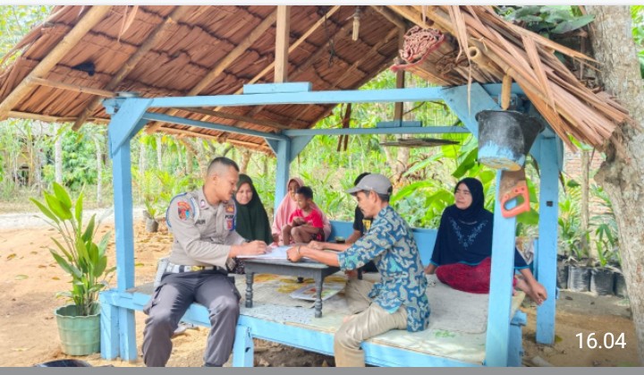 Sebagai Polisi RW, Kanit Provos Polsek Idi Rayeuk Polres Aceh Timur Aktif Lakukan Patroli Sambang Warga