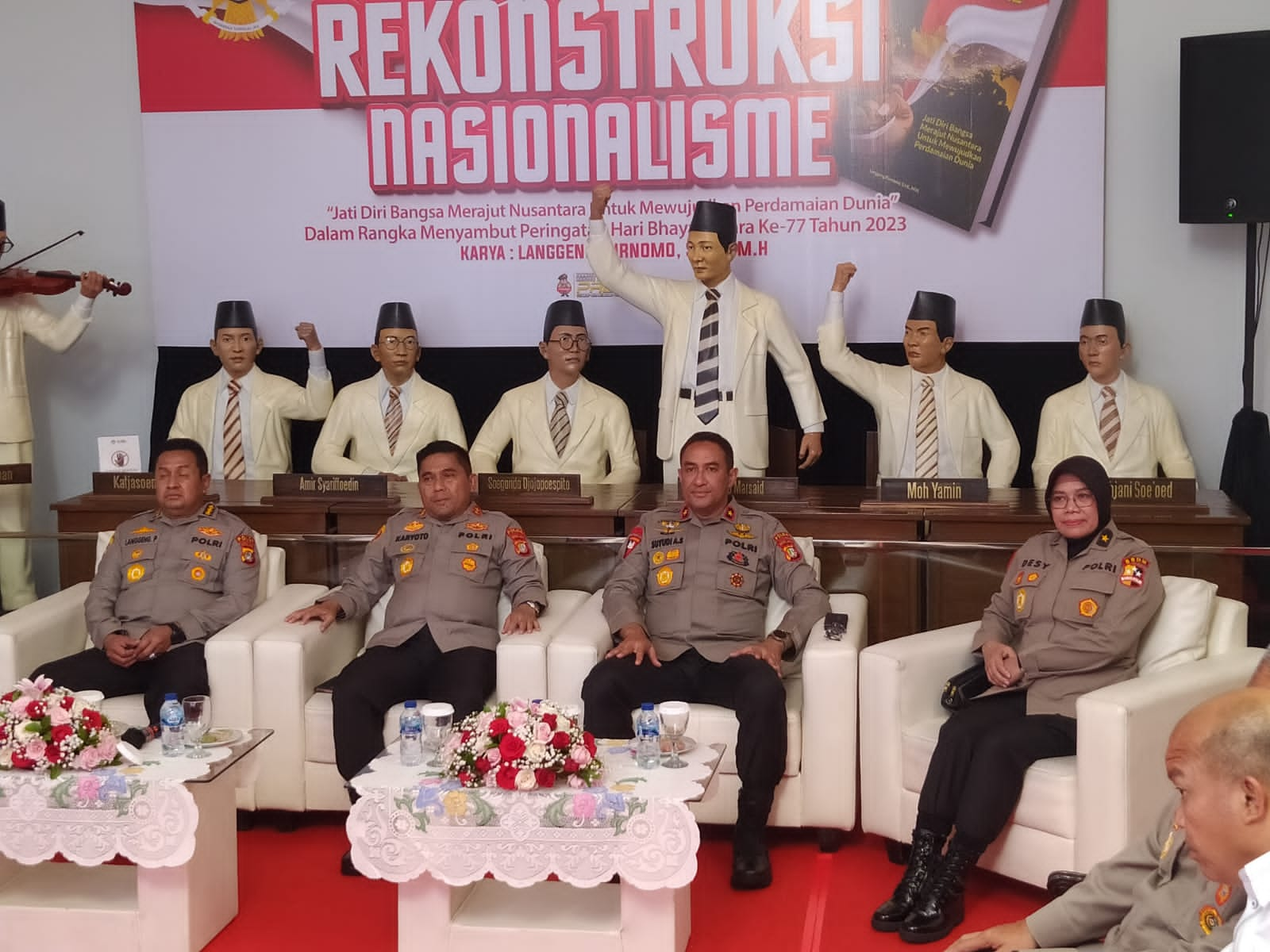 Kapolri : Pentingnya Menjiwai Empat Konsensus Dalam Acara Bedah Buku “Rekonstruksi Nasionalisme