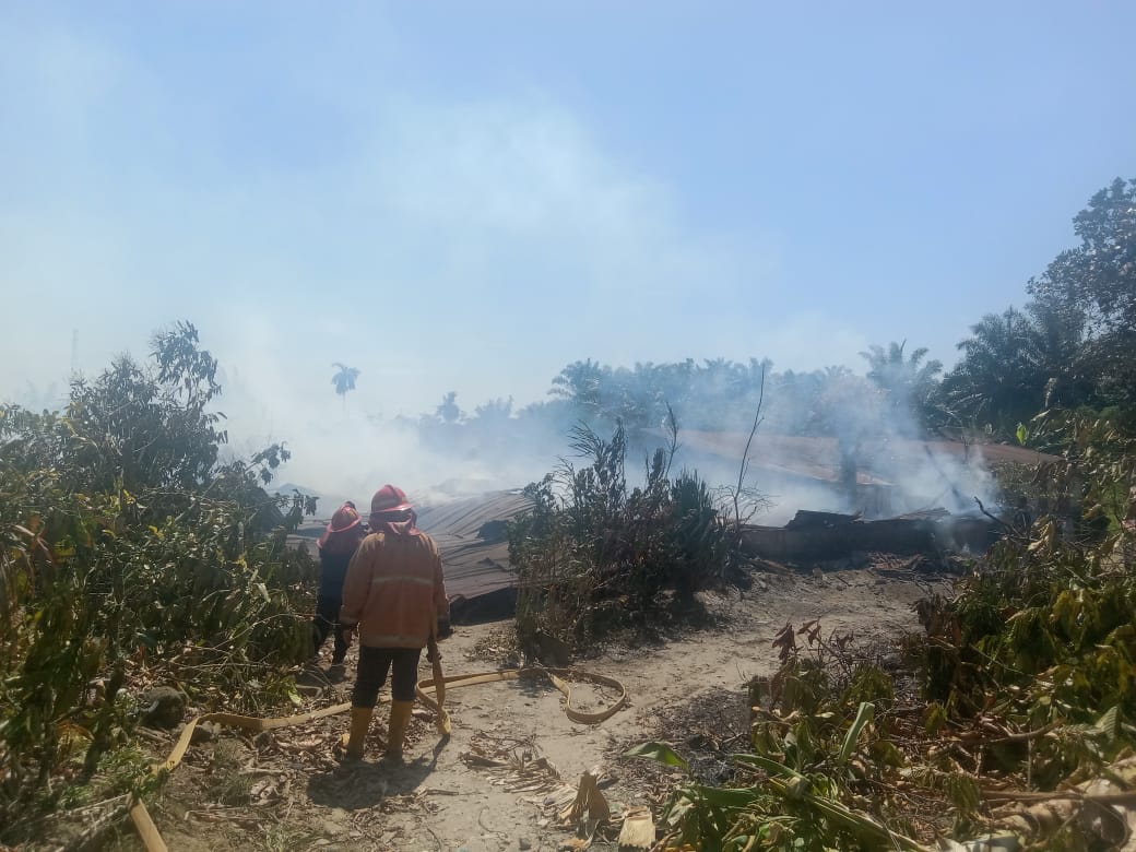 Warga Rakutta Sembiring Mendadak Heboh, Satu Unit Rumah Terbakar