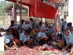 Panitia Masdjid Jamie Al-Muttaqin Bagikan Daging Qurban Ke Masyarakat