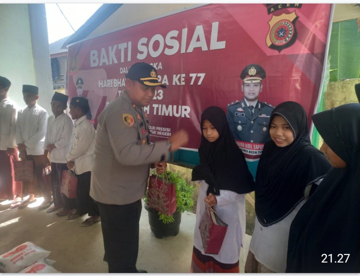 Polres Aceh Timur Bantu Puluhan Kitab Kuning dan Paket Sembako Untuk Dayah Baitul Huda Al-Aziziyah 